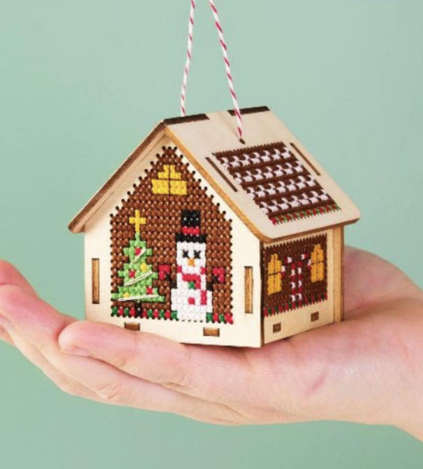 3D Gingerbread House Kit | Canadian Stitchery