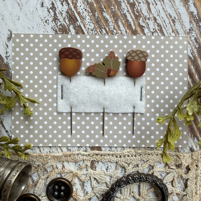 Acorns pin set | puntinipuntini