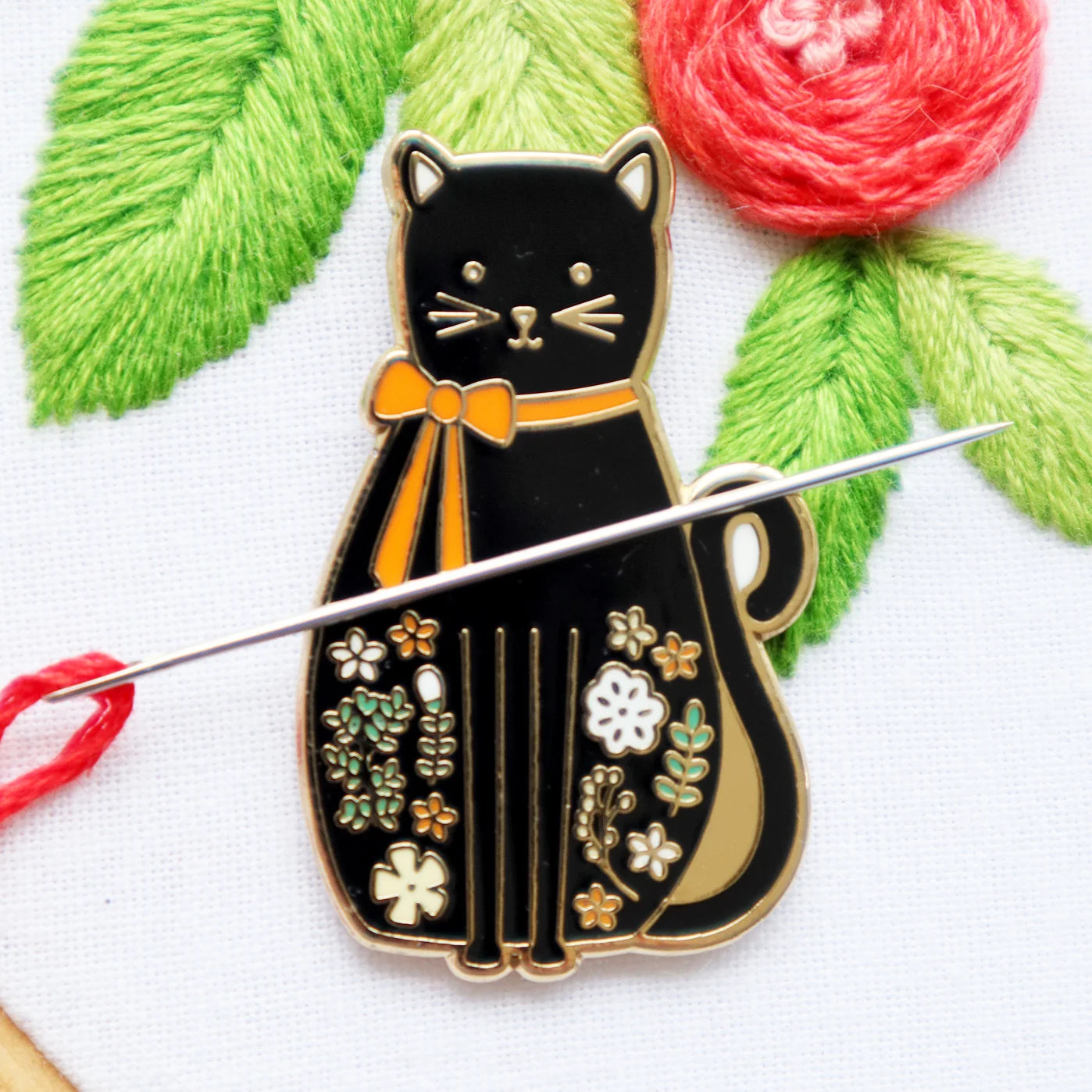 Black Cat Magnetic Needle Minder | Flamingo Toes