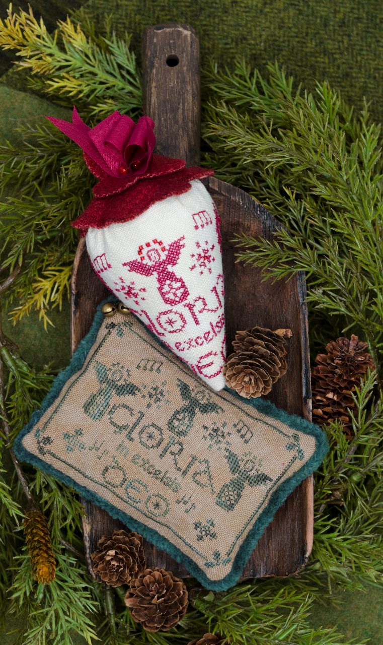 Gloria in Excelsis Deo - Caroling Berries (#1005) | Erica Michaels