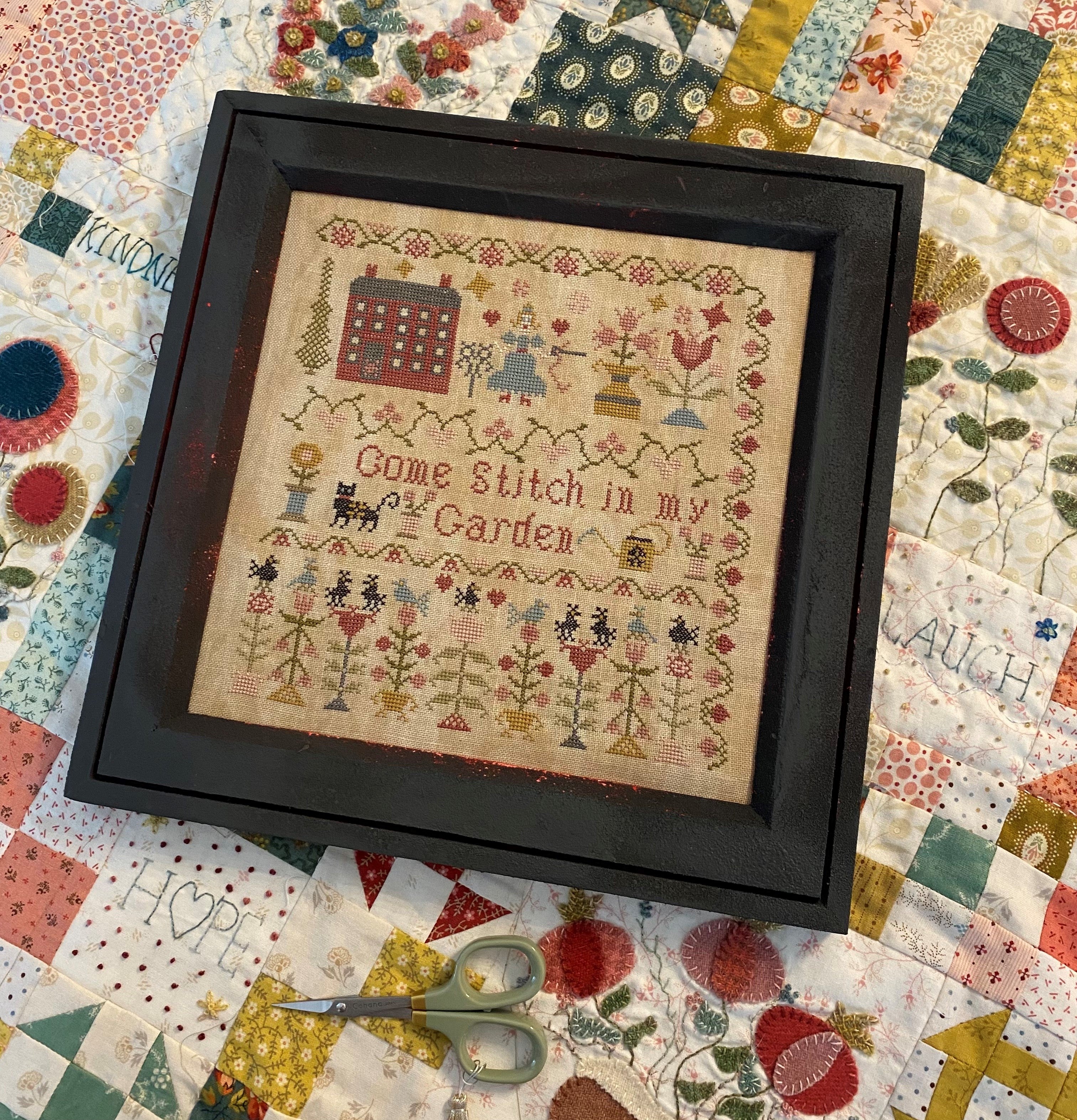 Come Stitch in my Garden (#860) | Pansy Patch Quilts