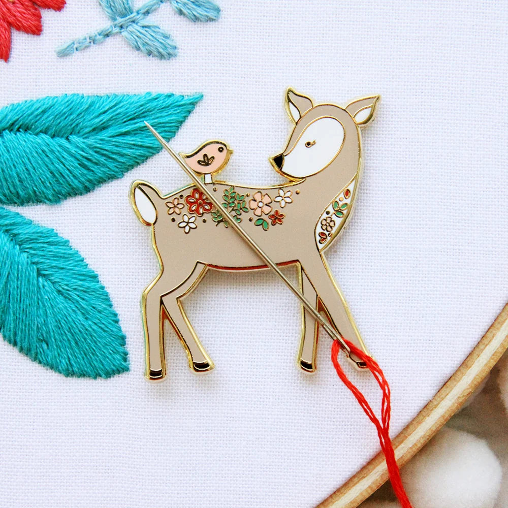 Floral Deer Magnetic Needle Minder | Flamingo Toes