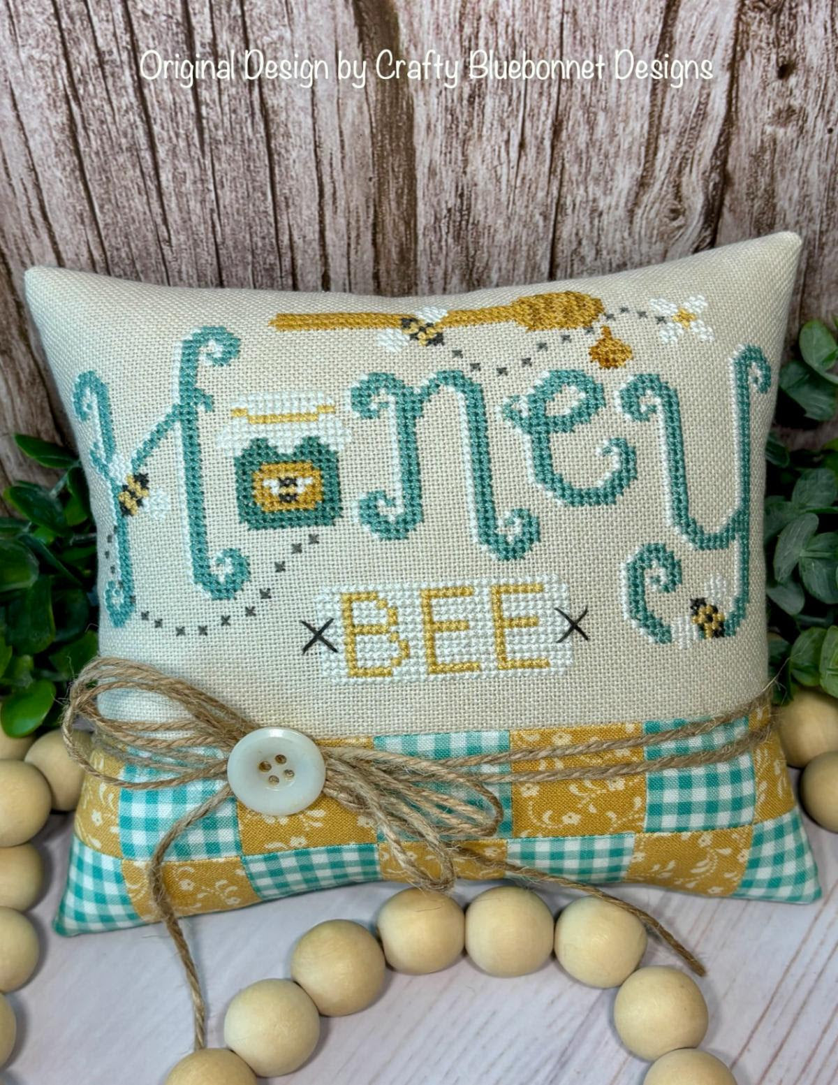 Honey Bee | Crafty Blue Bonnet Designs