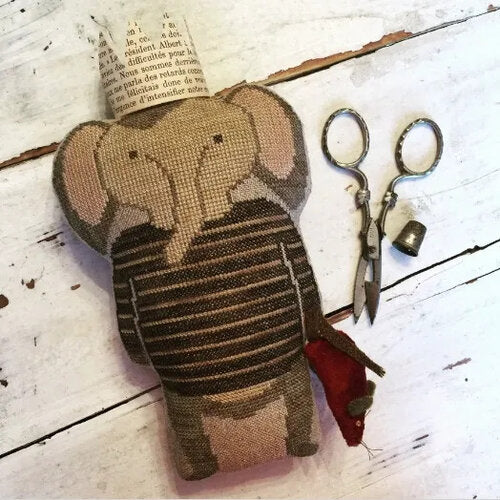 Humphrey (#1125) Animals Crackers | Stacy Nash Primitives