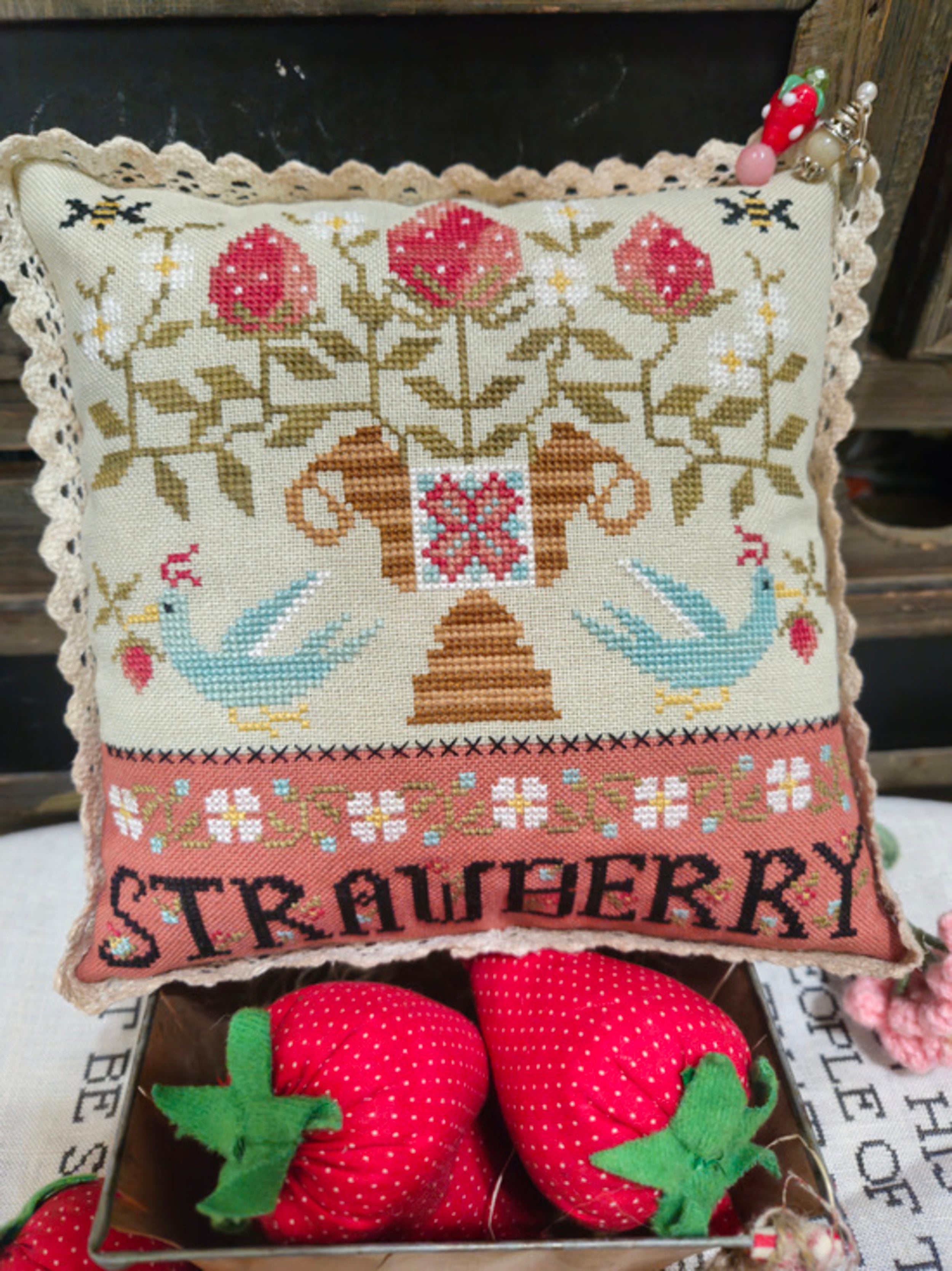 Strawberry Urn | Quaint Rose Needlearts