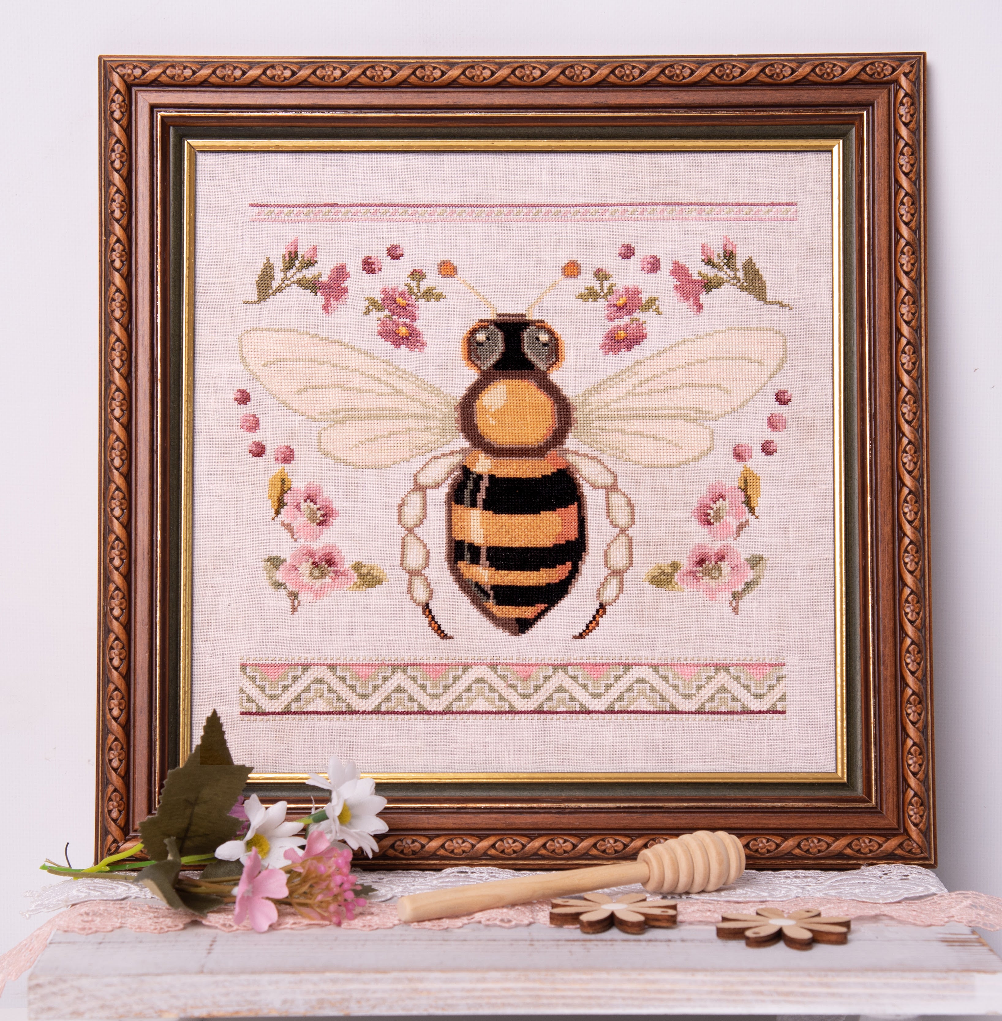 Bee and Blossoms | Samplers and Primitives