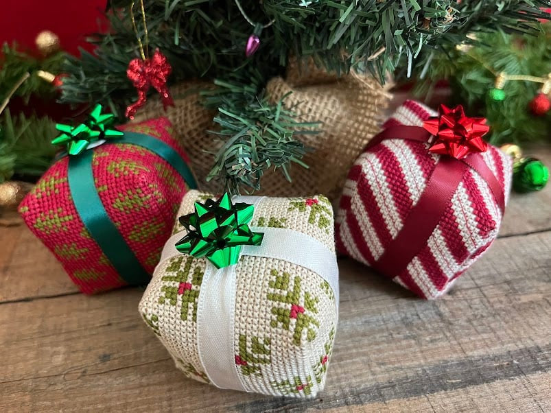Three Presents - Small Cube Series | Ladybug Stitches